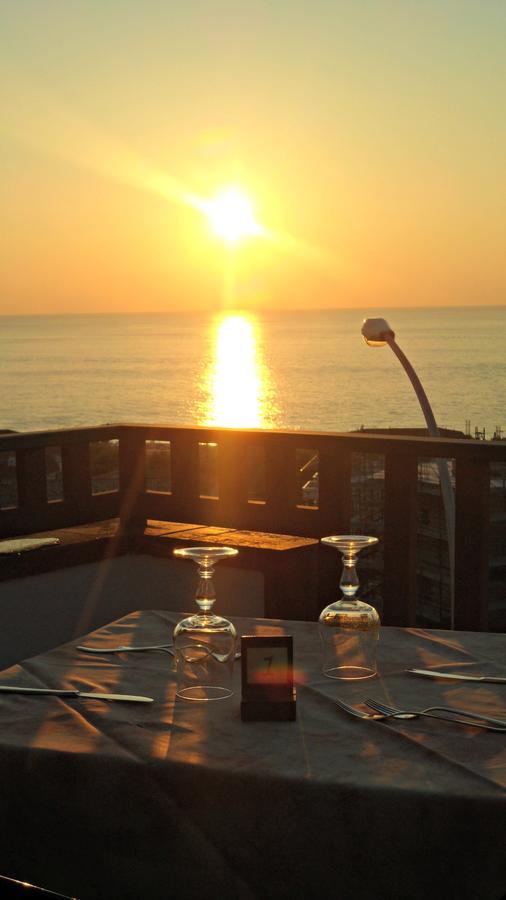Bed and Breakfast San Carlo - Terrazzo Sul Mare Con Ristorante E Pizzeria Цамброне Екстер'єр фото